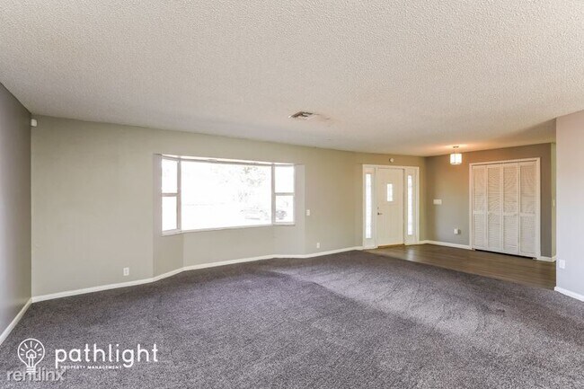 Foto del edificio - 3 br, 2 bath House - 8820 Fordham Street UNIT