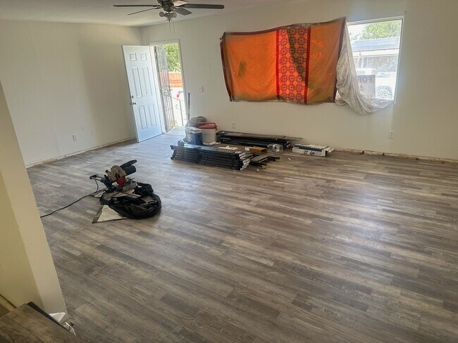 Foto del edificio - 3 Bed 1 Bath Home Maricopa