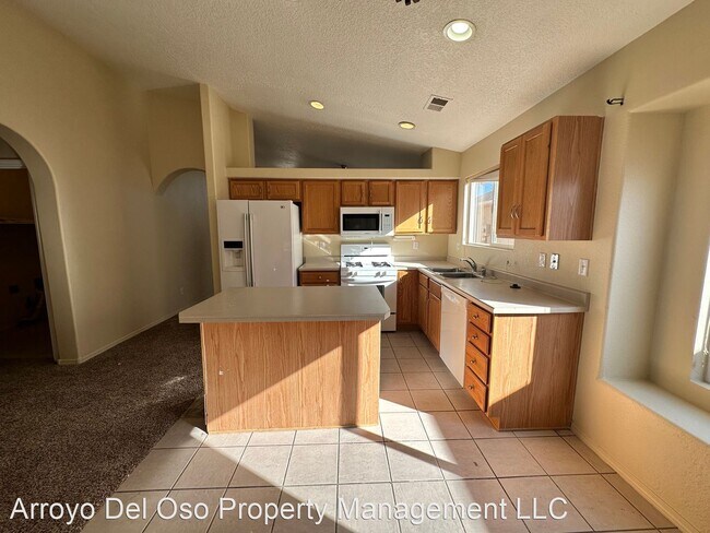 Foto del edificio - 4 br, 2 bath House - 731 Blue Sage Ave SW