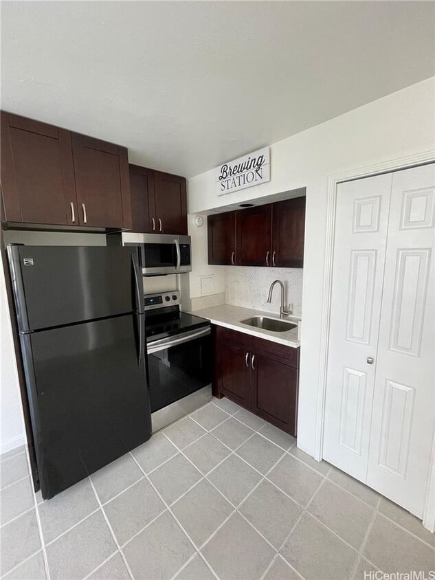 Primary Photo - Seaside Suites: 1-Bedroom, 1-Bath, 1 parking!