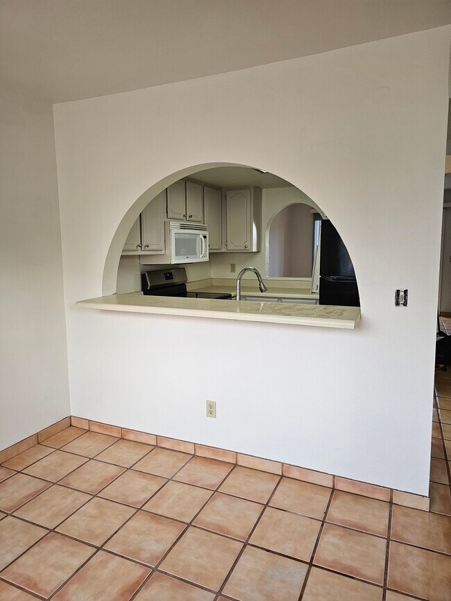 Foto del edificio - 611 W 13th St