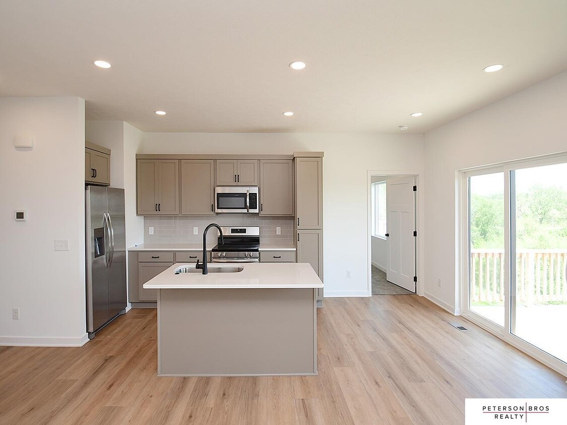 Primary Photo - 14806 Bruning St