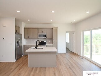 Building Photo - 14806 Bruning St