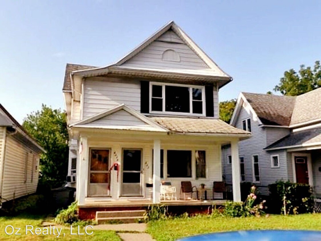 Primary Photo - 837 Colburn St