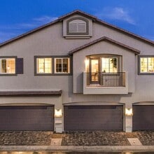 Building Photo - Elkhorn Pointe at Heartland