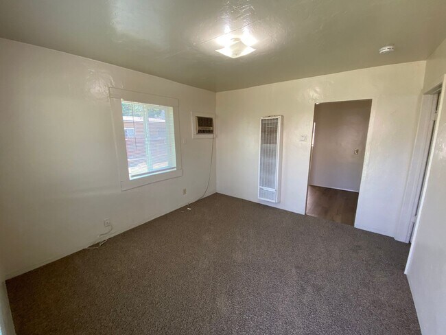 Foto del edificio - Charming Unit Available Now!