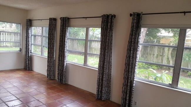 Foto del edificio - 1132 SW 3rd St