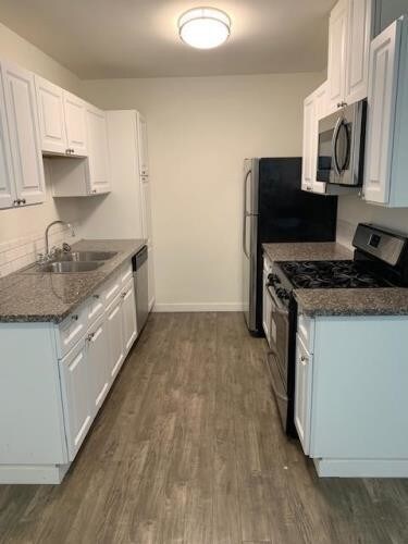 Foto del edificio - 7825 Duchess Drive