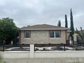 Building Photo - 236 S Tustin St
