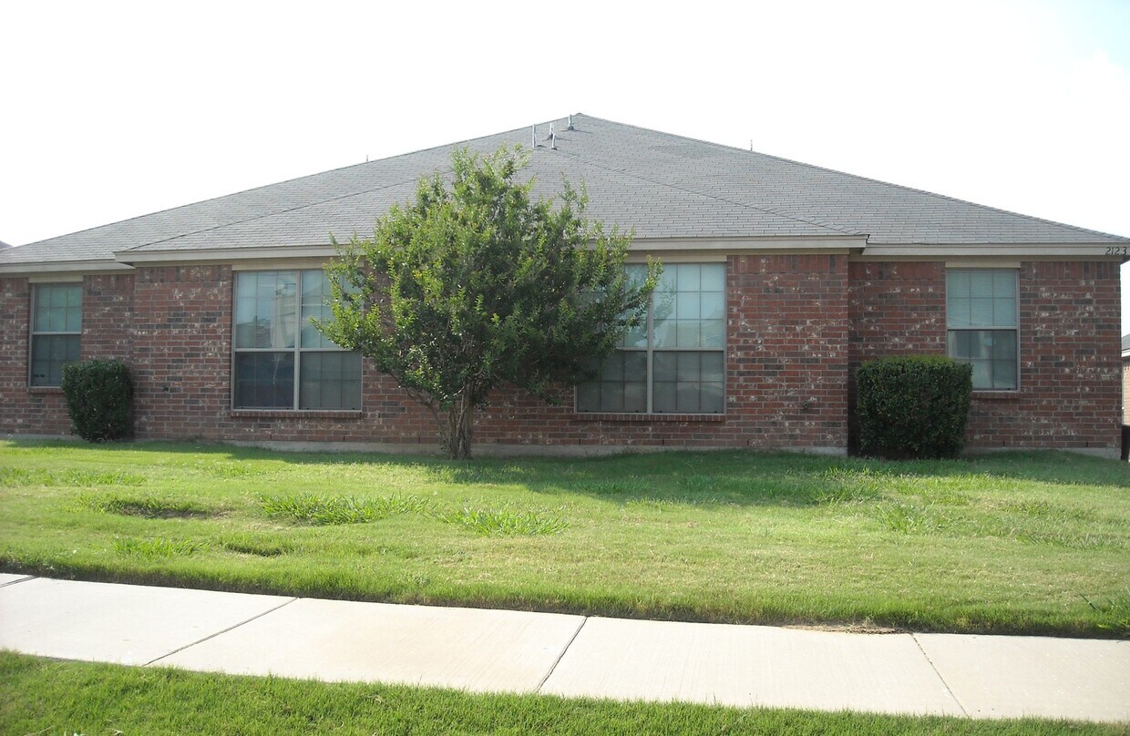 Primary Photo - RAGLAND2121-23