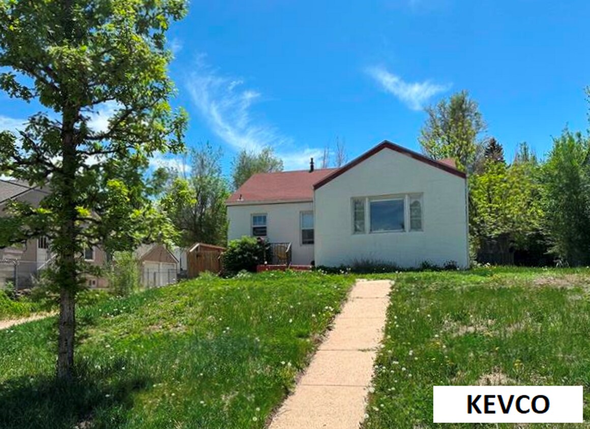 Primary Photo - Cute Cottage with Private Courtyard + Walk...