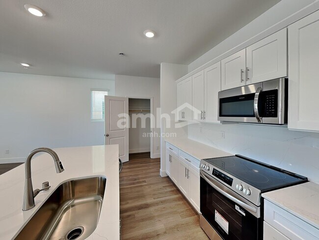 Foto del edificio - 9555 Harkes Dr