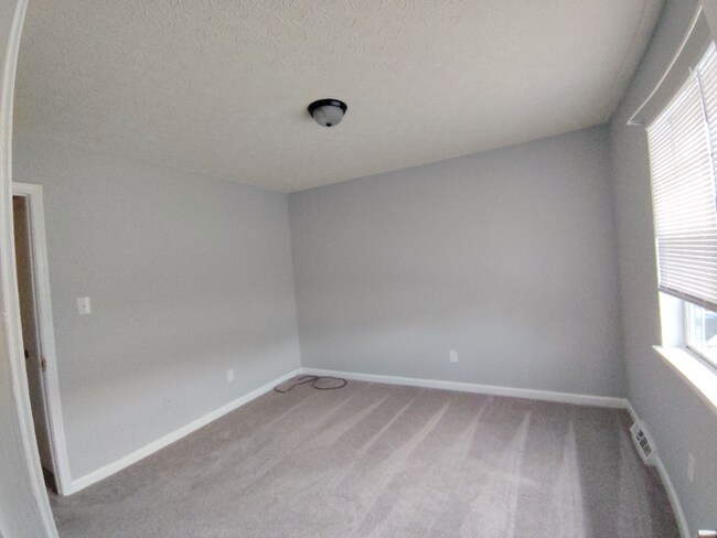 Building Photo - 9 Fonda Dr