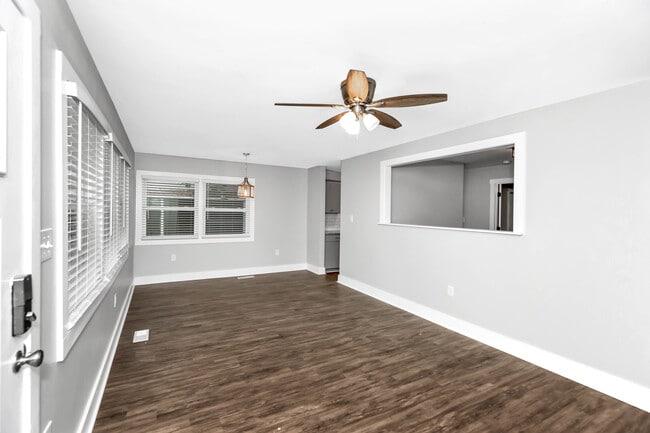 Foto del edificio - 3506 Oleander Rd SW