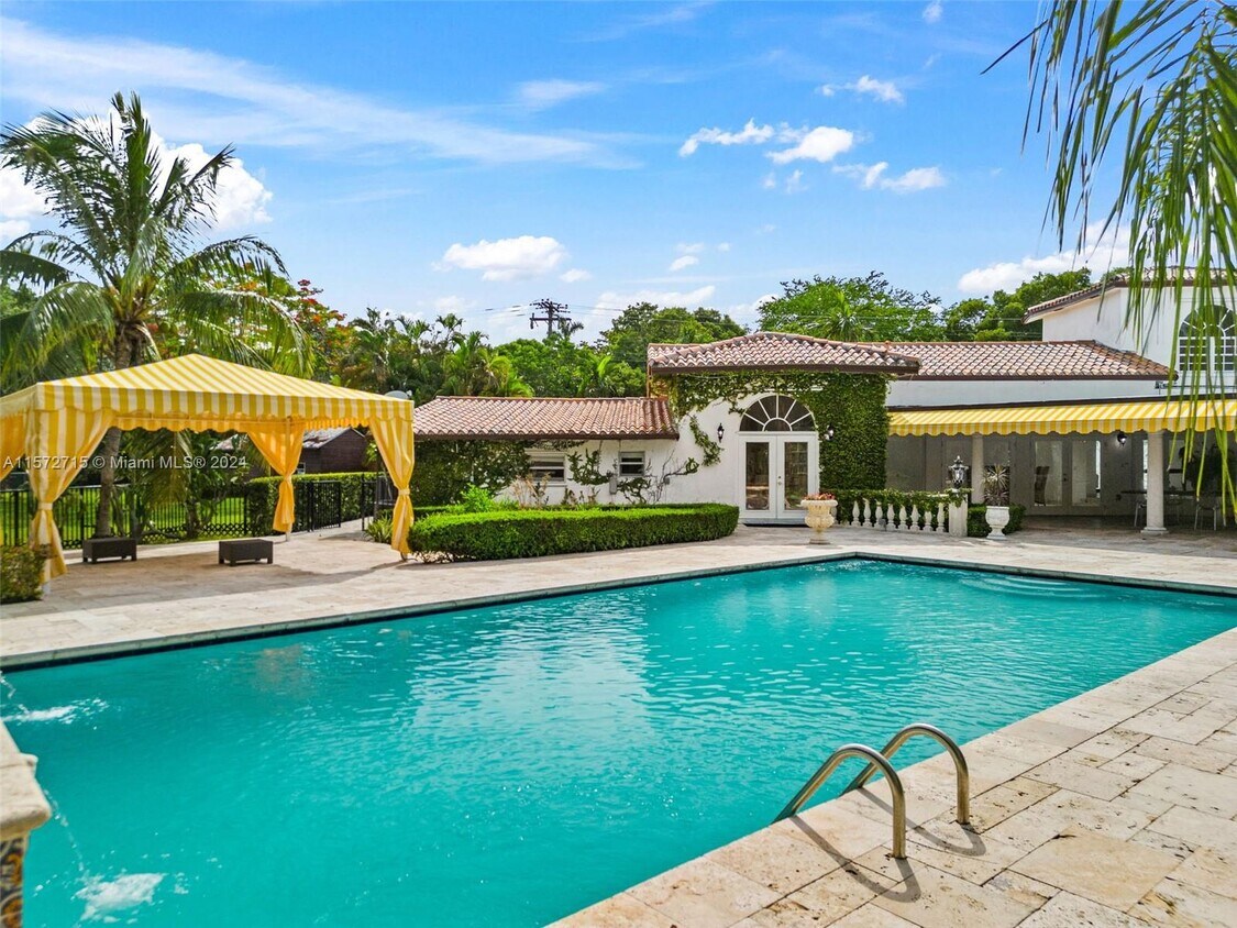 Foto principal - 12300 Old Cutler Rd