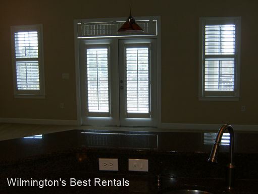 Foto del edificio - 648 Village Park Dr