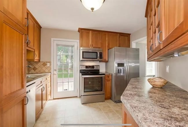 Building Photo - Charming & Updated Prairie Village Home – ...