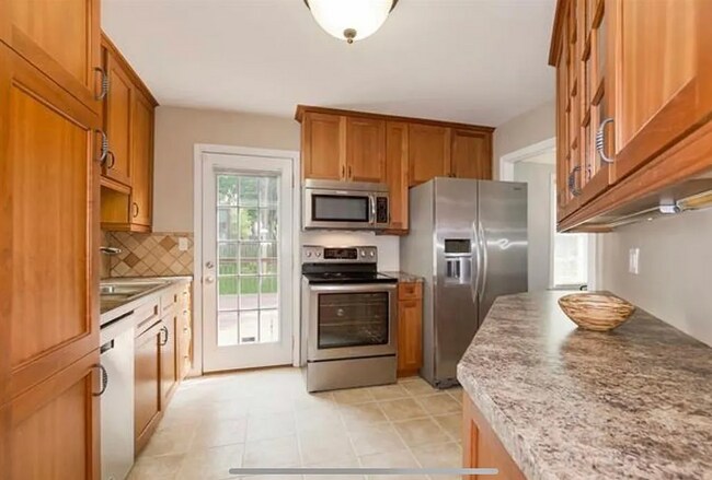 Foto del edificio - Charming & Updated Prairie Village Home – ...