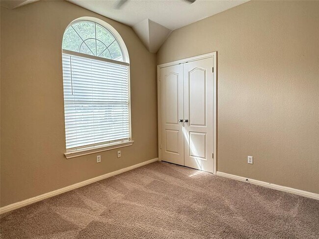 Foto del edificio - 10013 Valona Dr