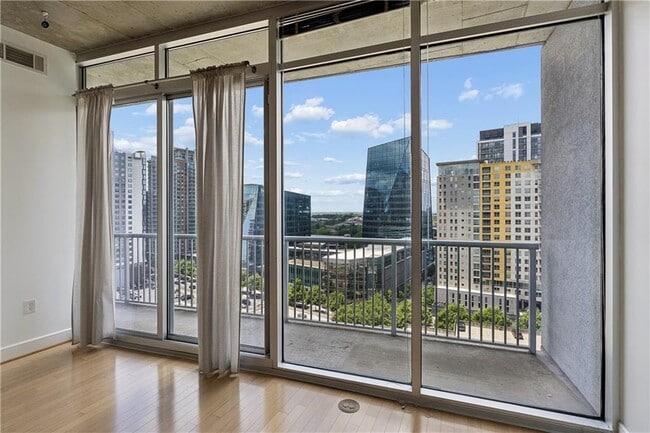Building Photo - 950 W Peachtree St NW