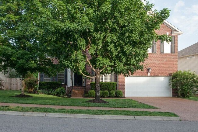 Foto del edificio - Pristine 5 Bed Fenced Franklin Home!