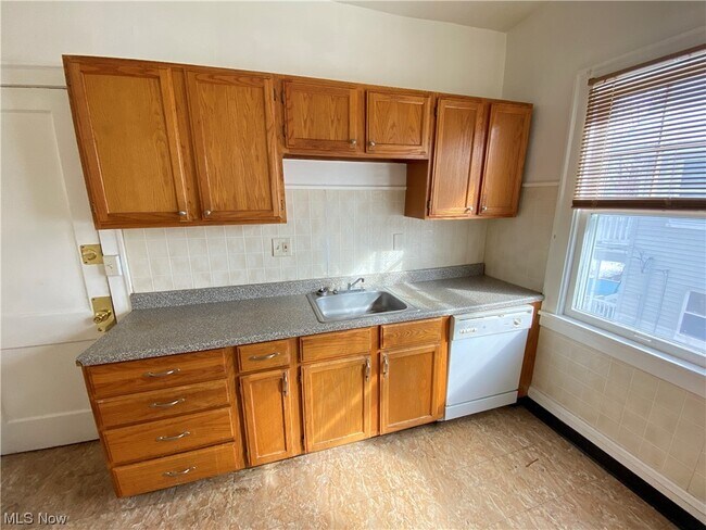 Building Photo - 3351 Desota Ave