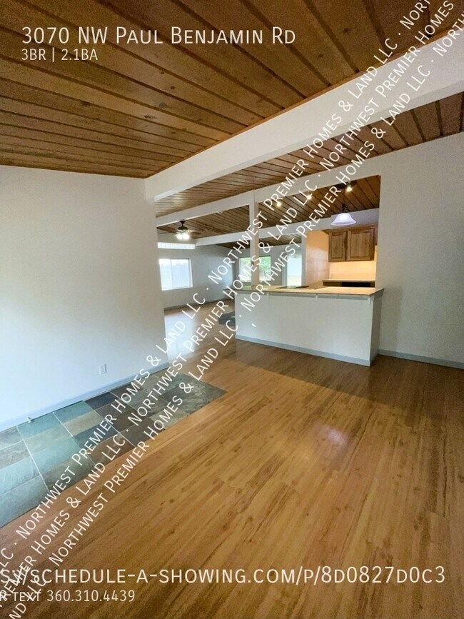 Foto del edificio - 3070 NW Paul Benjamin Rd