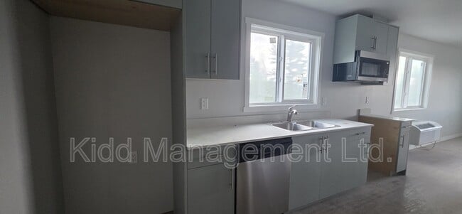 Building Photo - 6285-6285 Monterey Rd