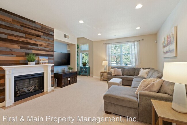Building Photo - 3 br, 3.5 bath House - 105 Firefly Ln