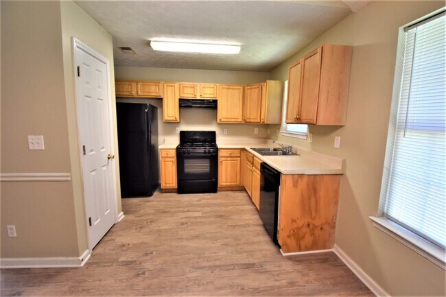 Building Photo - 2935 Two Lake Cir