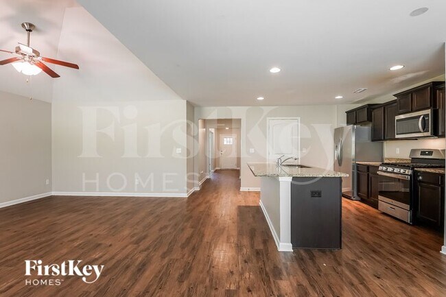 Foto del edificio - 4631 Woodford Cir