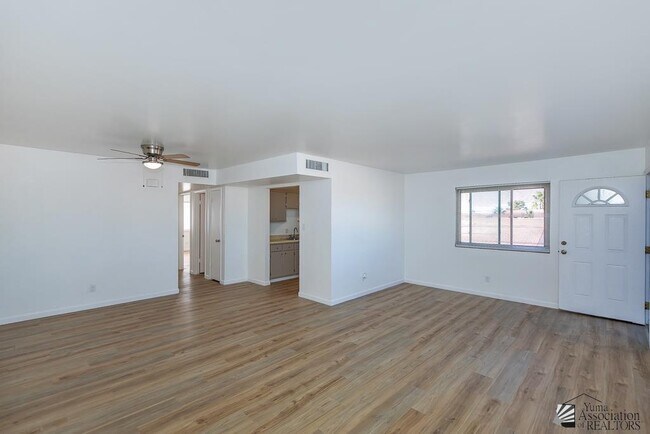 Foto del edificio - 1286 W 20th Pl