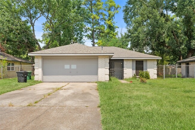 Building Photo - 7111 Pinehook Ln