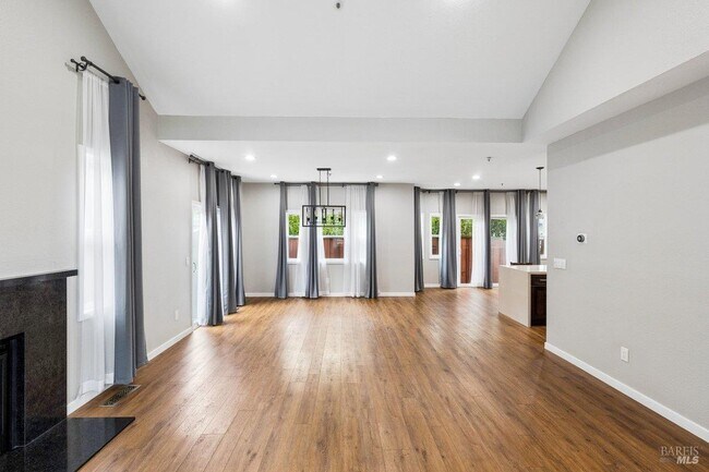 Foto del edificio - 4 Courtney Ln