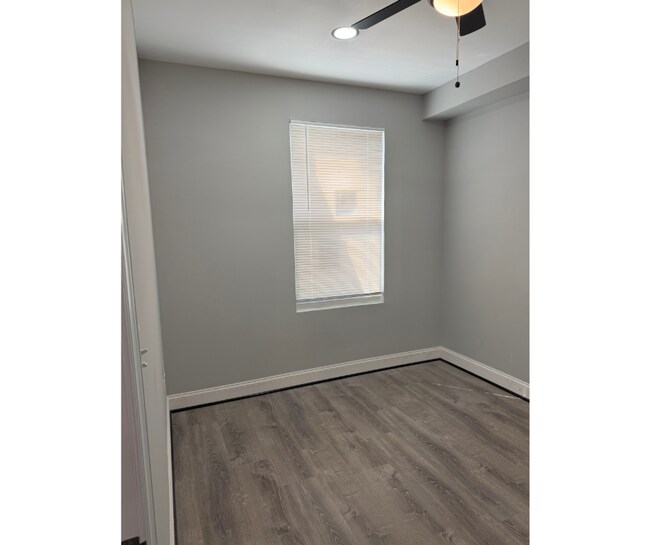 Foto del edificio - 615 N Clinton St