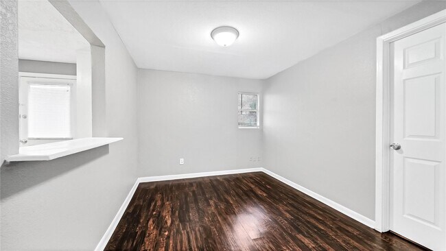 Building Photo - 3923 Heatherbloom Dr