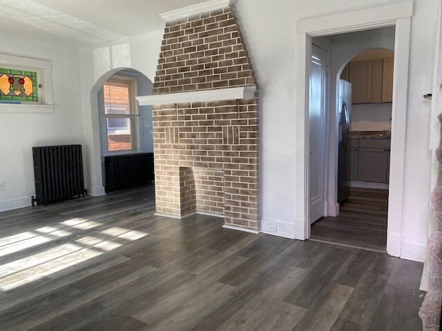 Building Photo - 2044 Pioneer Ave