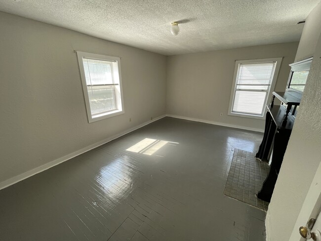 Living - Bedroom - 1144 Louisiana St