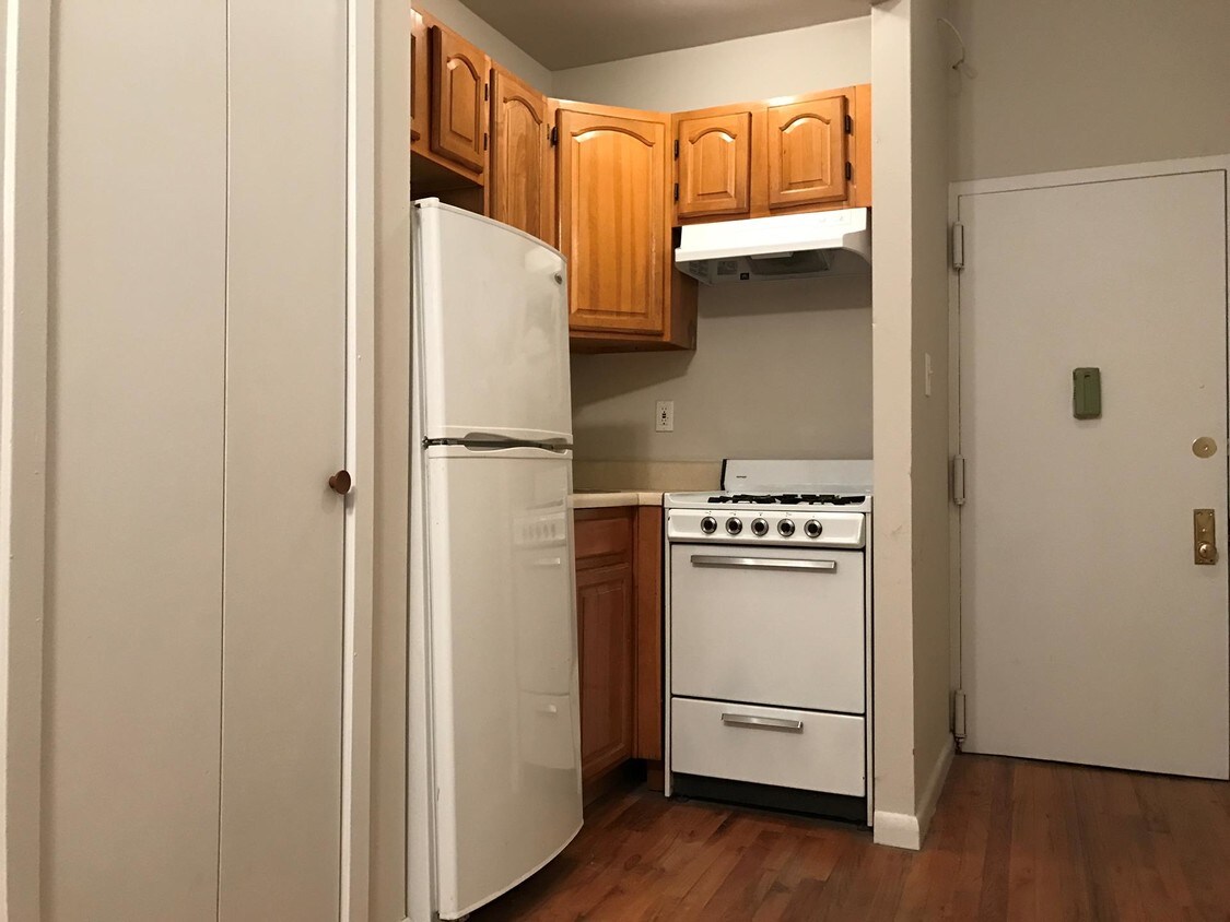 Foto principal - 351 W 14th St