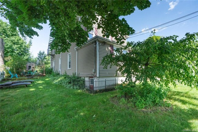 Building Photo - 164 Chauncey Pl