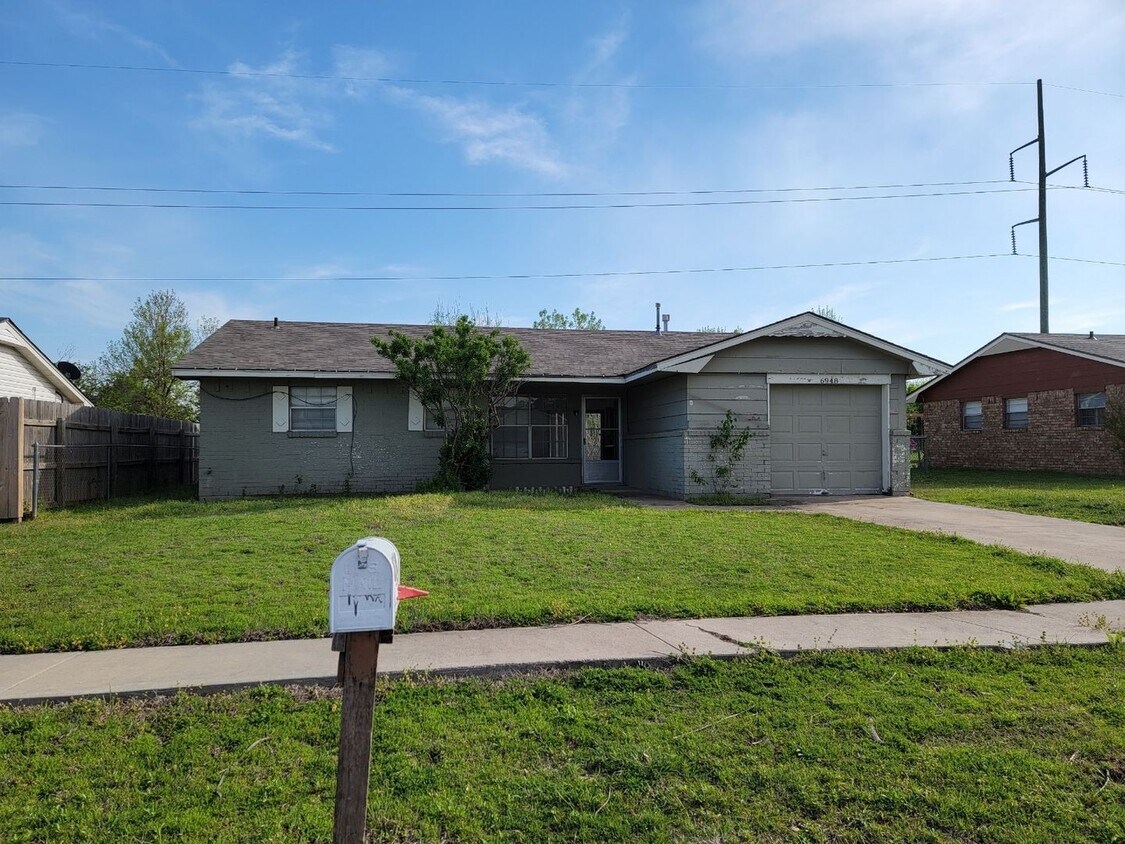 Primary Photo - 6948 SW Forest Ave