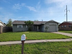 Building Photo - 6948 SW Forest Ave