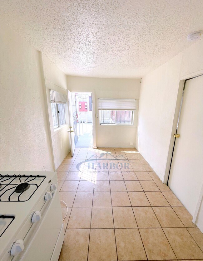 Foto del edificio - 517 E 61st St