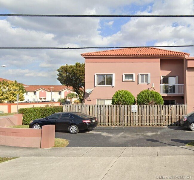 Foto del edificio - 2390 W 74th St