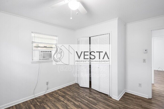 Foto del edificio - 130 Reems Creek Rd