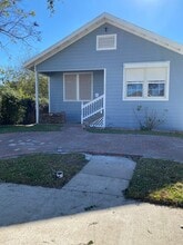 Building Photo - 4905 Bernardo De Galvez Ave