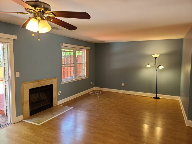 Foto del edificio - 13 Covington Ct