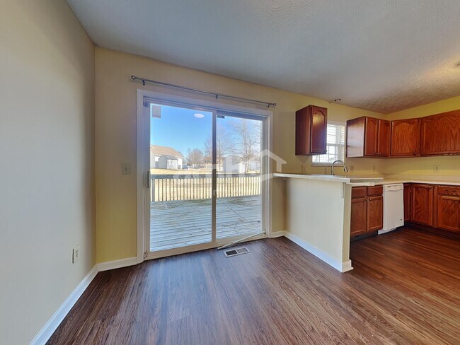 Foto del edificio - 6344 Sterling Woods Dr