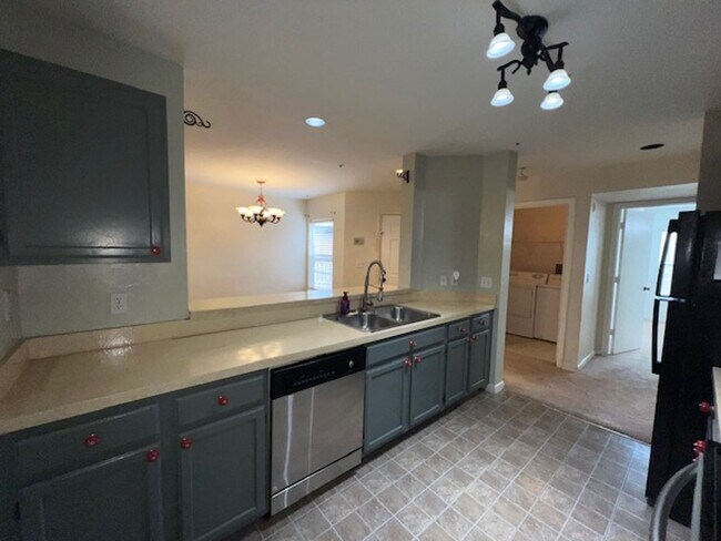 Foto del edificio - SABLE WALK RENTAL MOVE IN NOW!Spacious 2X2...