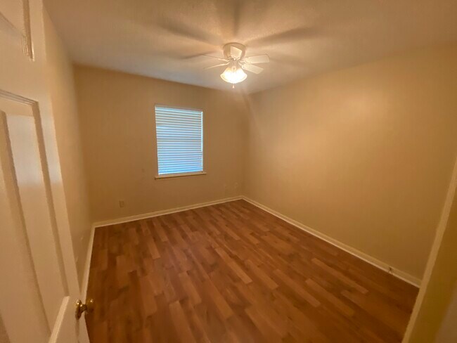 Foto del edificio - 2108 Hamilton Pl N